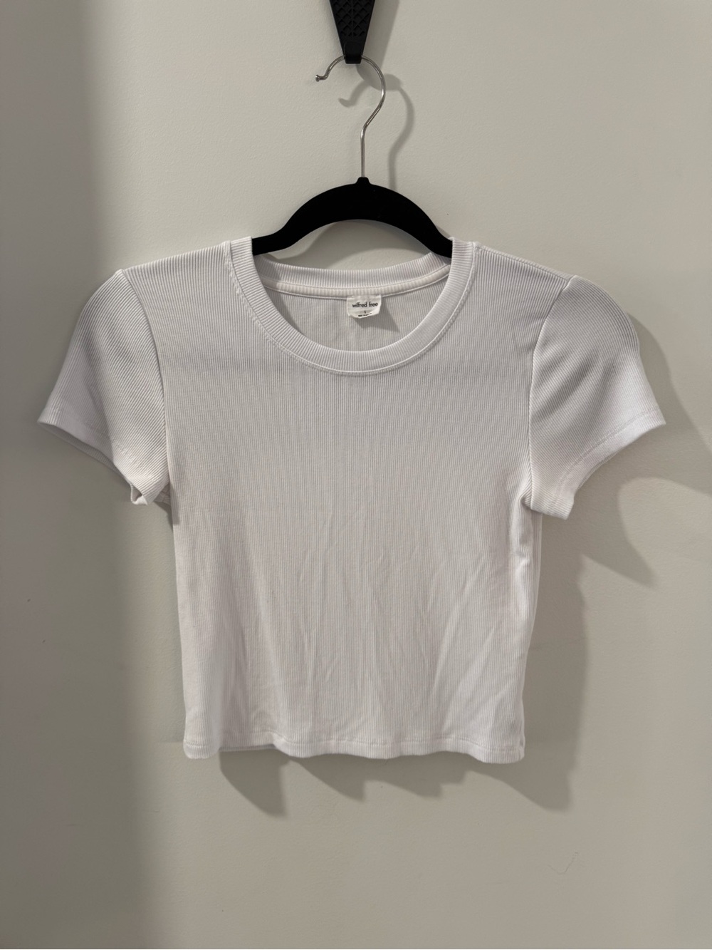 Wilfred White Ribbed Short Sleeve Tee - Classic Crew